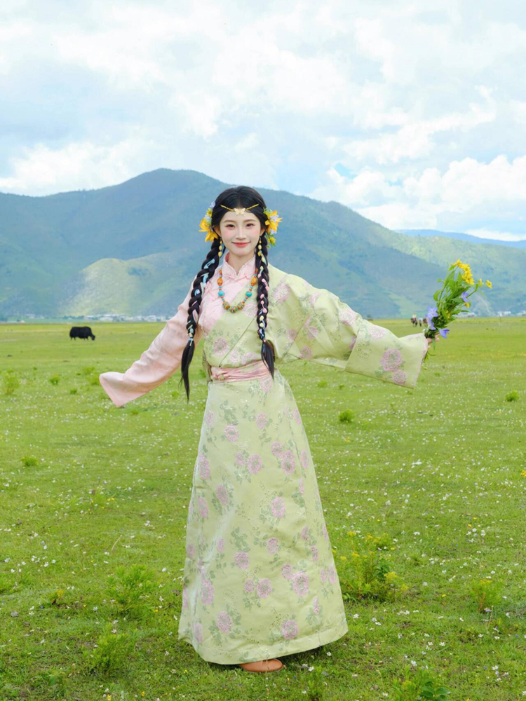 New Green 2026 Tibetan Ethnic  - Ethnic Fashion Photography ulasan dan harga